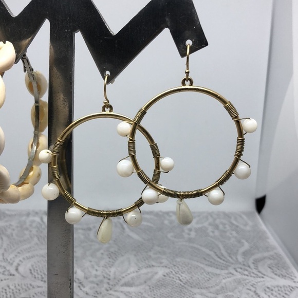 Artisan boho beach summer vacation style earrings shell mop round hoop statement - Picture 6 of 7